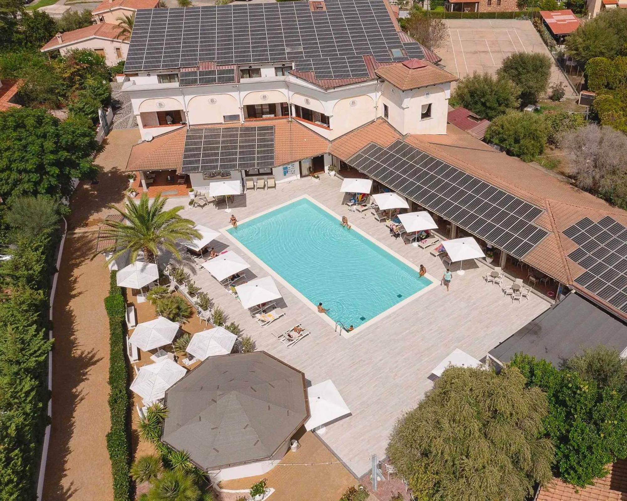 Zeta Club San Teodoro Le Rose Hotel Eksteriør billede